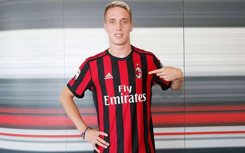 Milan, Conti: "Un sogno essere qui. Mi ispiro a Dani Alves e Sergio Ramos"