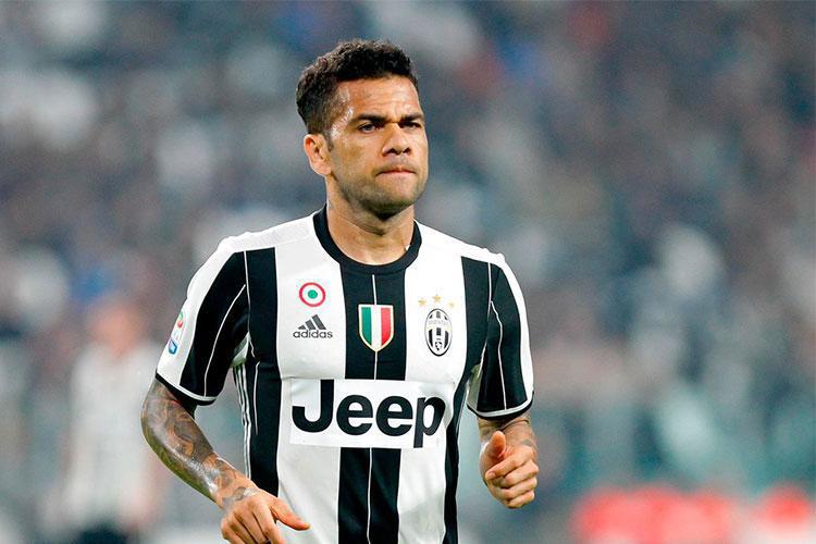 Dani Alves, niente Manchester City: andr&agrave; al Psg