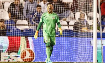 Napoli, l&rsquo;agente di Diego Alves si propone: &ldquo;Sostituto perfetto di Reina&rdquo;