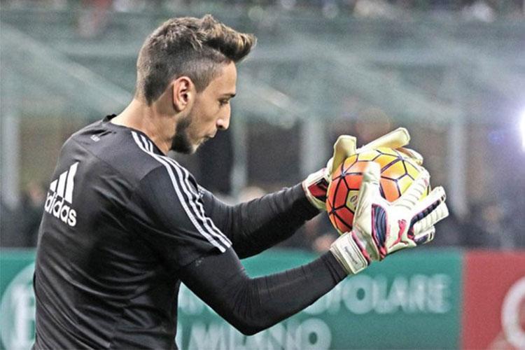 Ex portieri contro Donnarumma. Galli e Albertosi: &ldquo;Ha tradito il Milan&rdquo;
