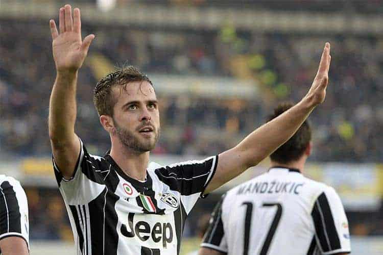 Juventus, Pjanic calpesta la maglia della Lazio: &egrave; bufera sui social