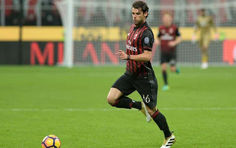 Milan, Poli saluta: "Ringrazio i tifosi, Berlusconi e Galliani. Vi porter&ograve; nel cuore"