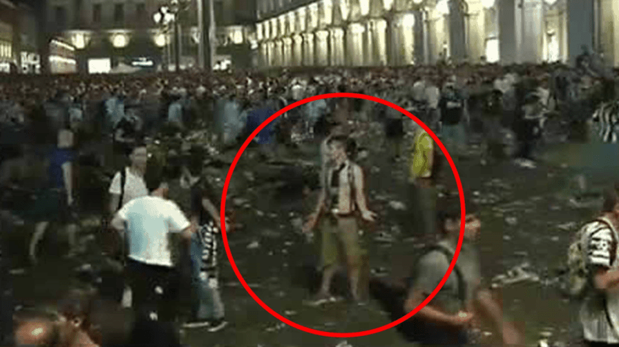 Caos a piazza San Carlo, parla il ragazzo con lo zaino: &ldquo;Calmavo la folla&rdquo;